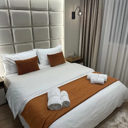 Glenis Luxury